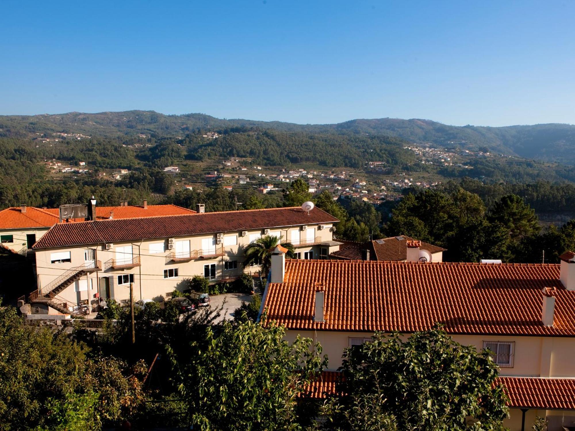 Hotel Pensao Suissa Vale de Cambra Zewnętrze zdjęcie
